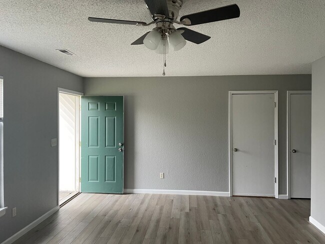 Photo - 1505 W 8th Terrace Unit B