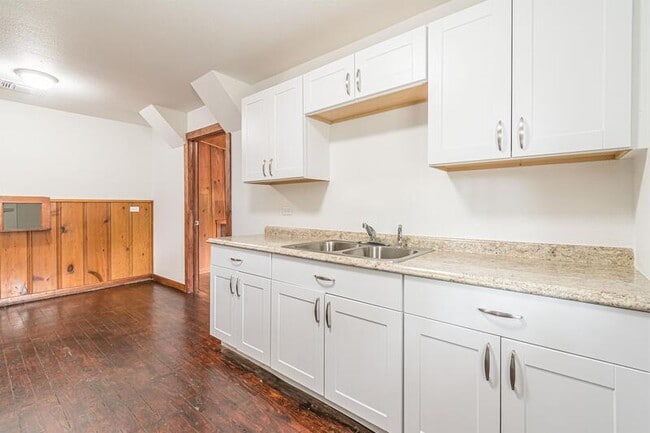 Photo - 129 Koehler Ct