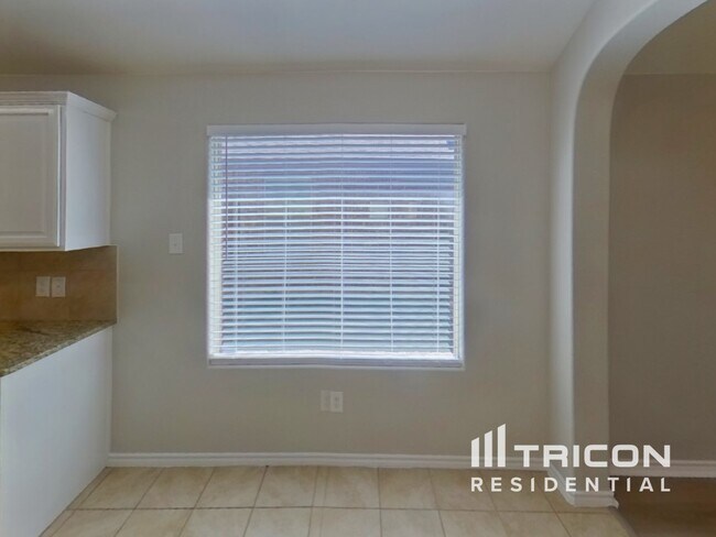 Photo - 2445 Carolina Dr