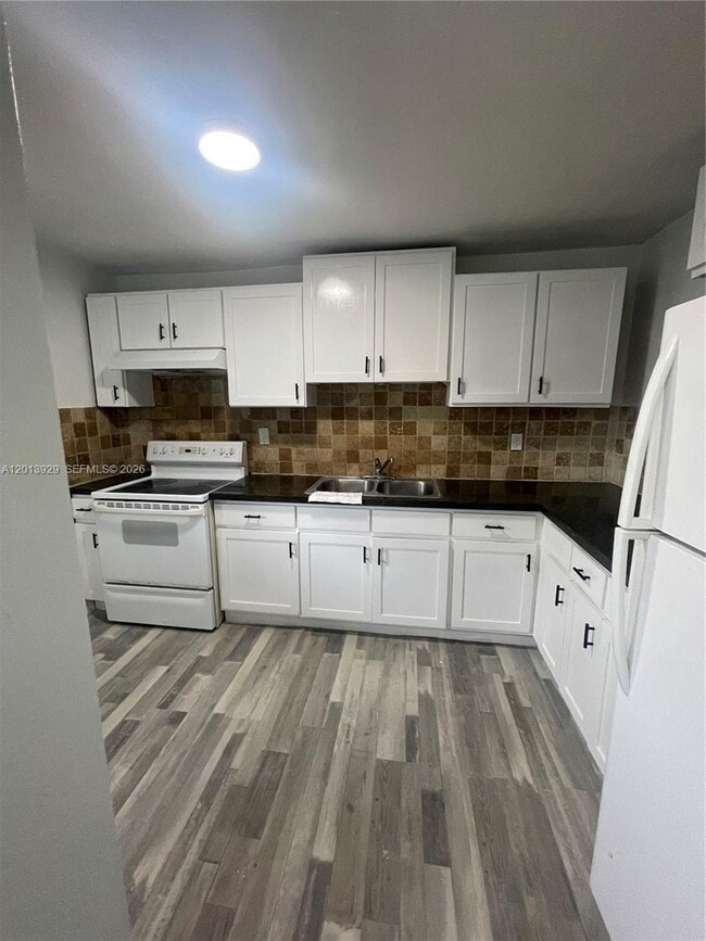 Building Photo - 1532 SW 5th Pl Unit A1
