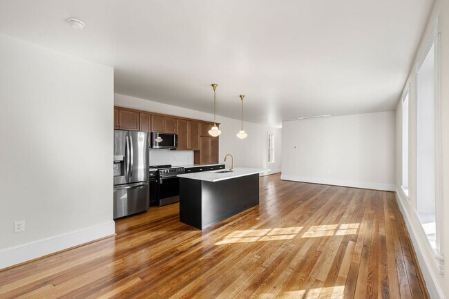901 Caroline St Unit 201