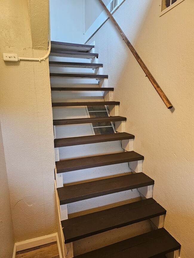 Photo - 70 Love St Unit #B