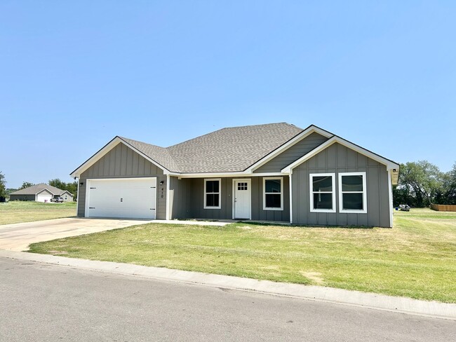 Building Photo - Adorable Home in Quiet Neighborhood
