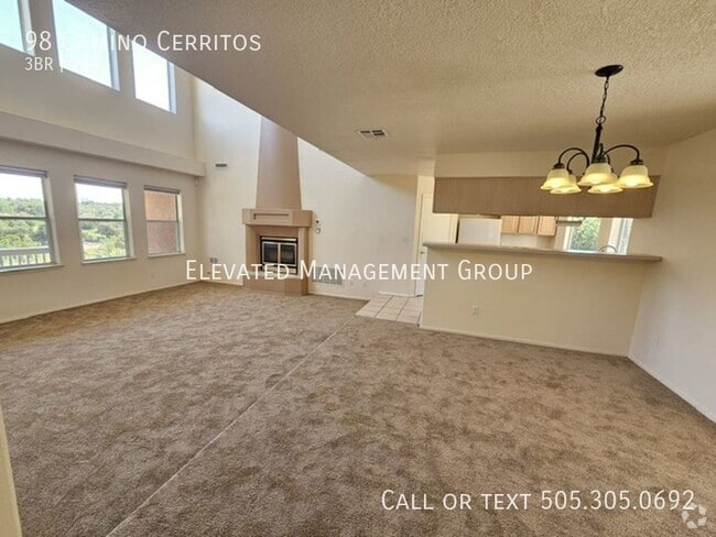 Building Photo - Enchanting Edgewood 3 Bedroom. Views! Lots... Rental