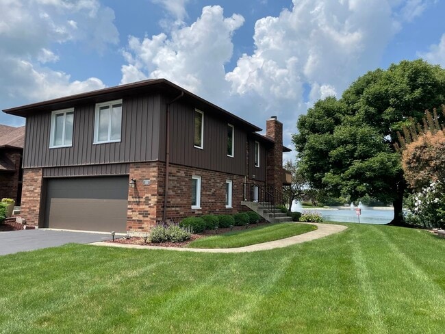 Building Photo - 8808 Clearview Dr Rental