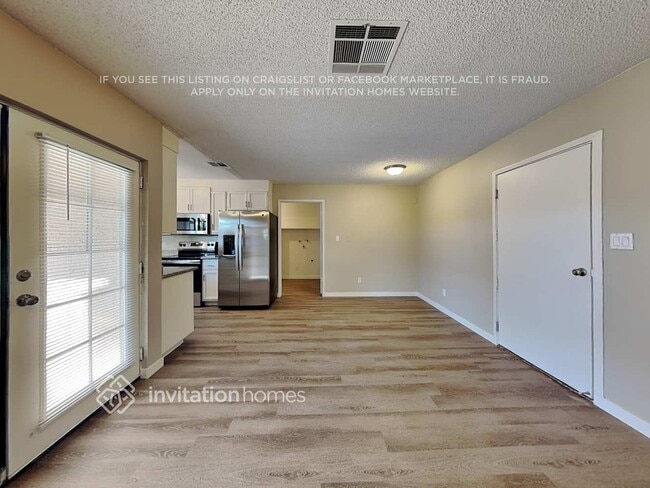 Photo - 687 E Del Rio St