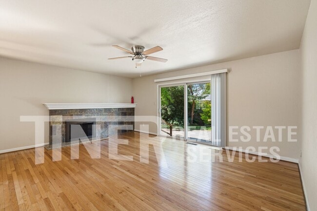 Photo - 6138 Cherrelyn Way