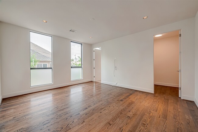 Building Photo - 2114 Potomac Dr Rental