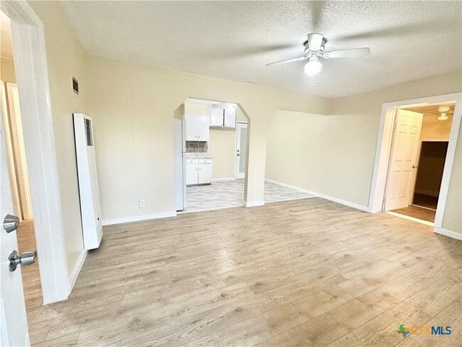 Photo - 104 E Fowler Ave