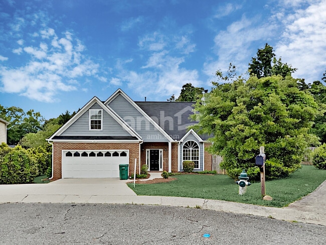 Building Photo - 1086 Berkley Dr SE