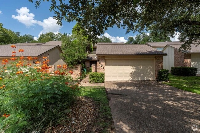 Building Photo - 8301 Greenslope Dr Rental