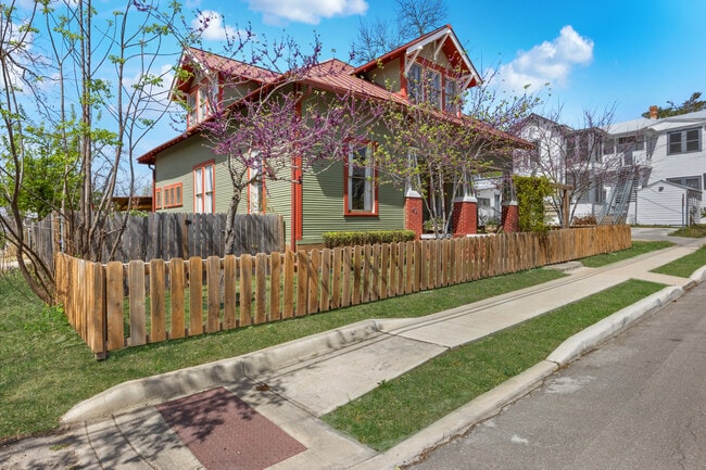 Photo - 421 Spofford Ave
