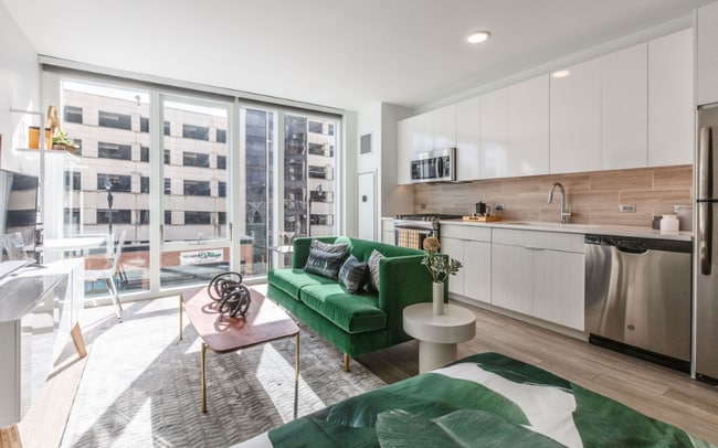 Photo - 2340 N Lincoln Ave Unit 3E