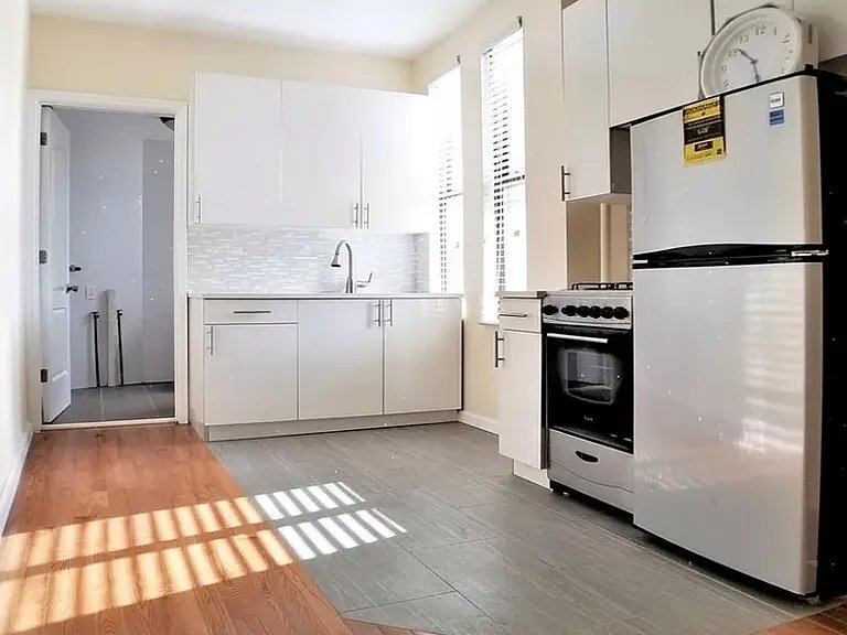 Photo - 864 Troy Ave Unit 2B