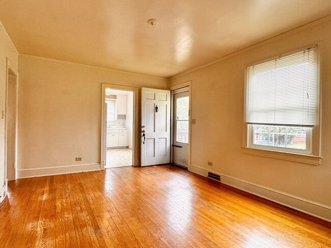 Photo - 1505 Broad Ave Unidad A
