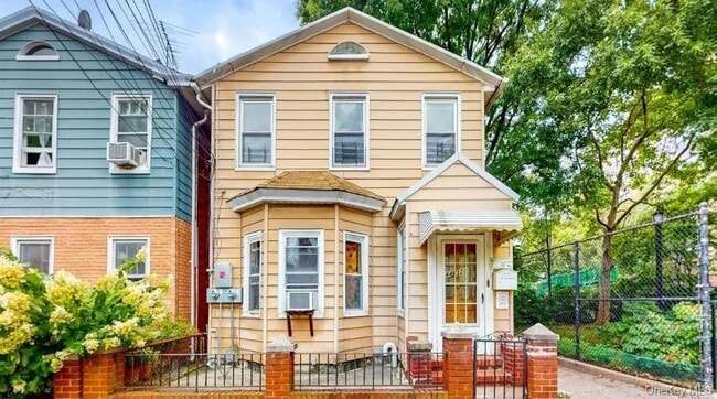 Building Photo - 44-47-44-64 64th St Unit 1