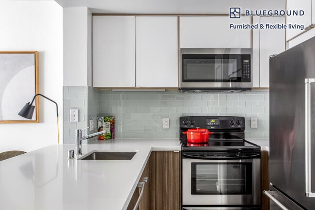 Photo - 240 Lombard St Unidad FL3-ID361