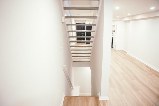 Photo - 916 W Lombard St