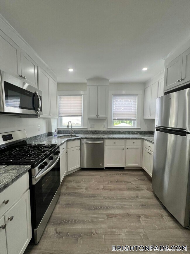 Photo - 96 Brooks St Unit 2