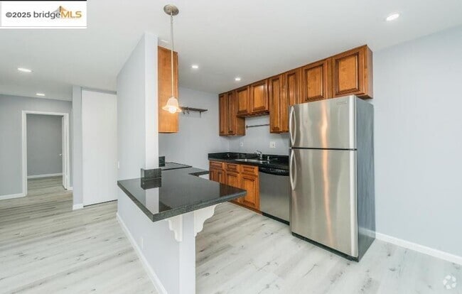Building Photo - 4099 Howe St Rental