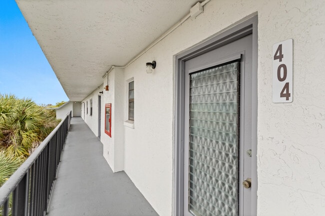 Photo - 9233 SW 8th St Unit 404