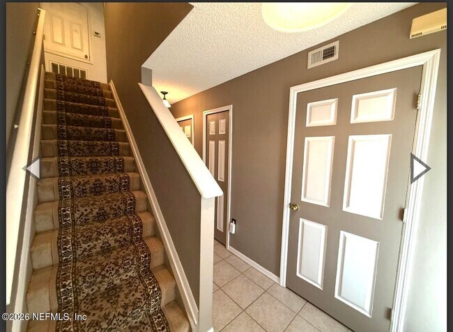 Photo - 6874 Playpark Trail W