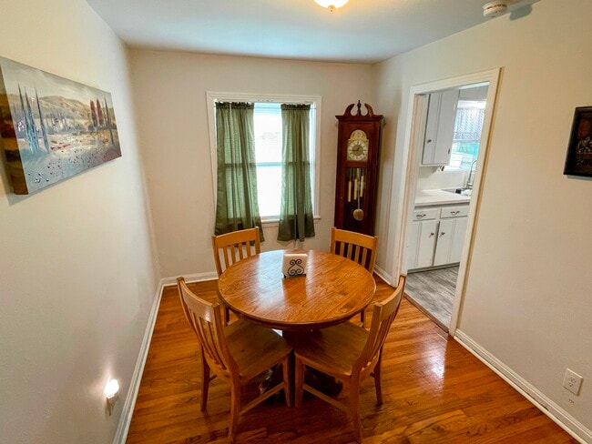 Photo - 618 Dunkley Dr