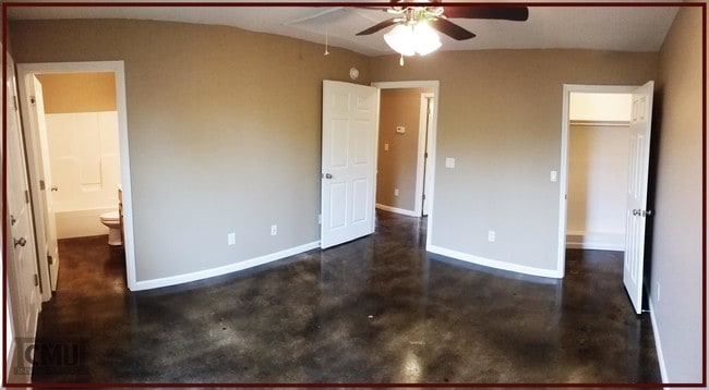 Photo - 2204 Hurst Ln