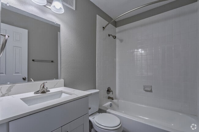 2BR, 1.5BA - 853 SF B1 - Bathroom
