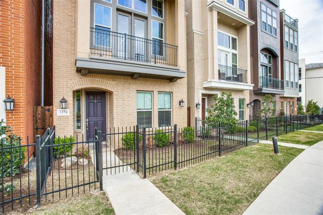 Photo - 1376 Arch Pl