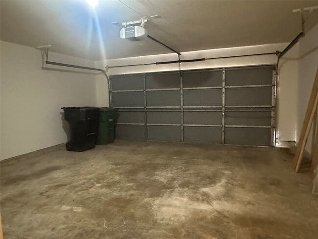 Building Photo - 14202 Misty Knoll Ct