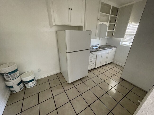 1800 1/2 Exchange Ave.