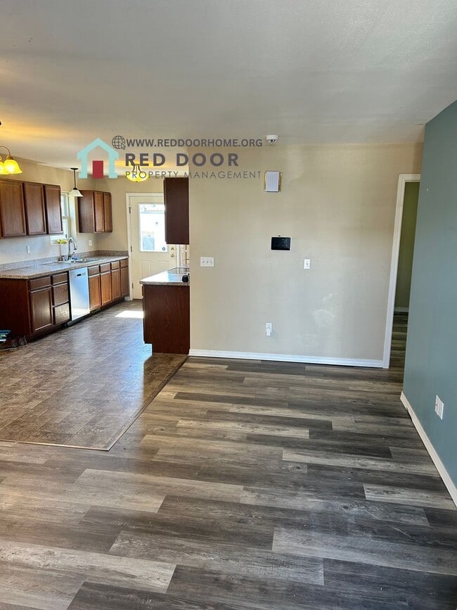1012 8th Ave N