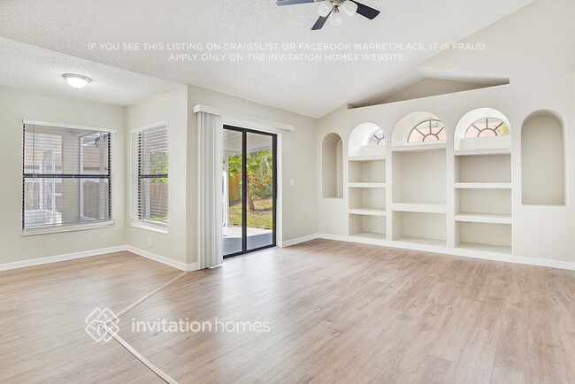 Photo - 2621 Alclobe Cir
