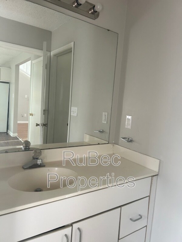 Photo - 8500 Quarry Rd