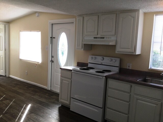 Photo - Spacious 3/2 Mobile Home