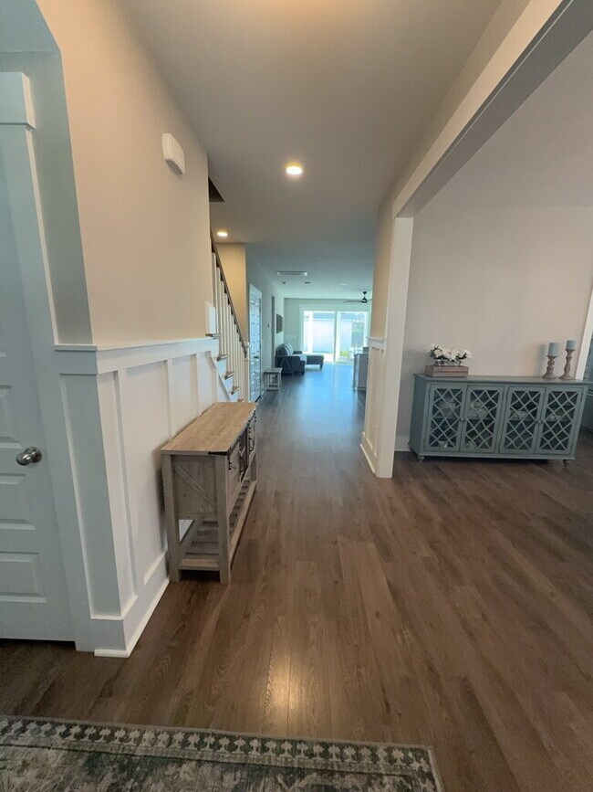 Photo - 393 Oak Park St
