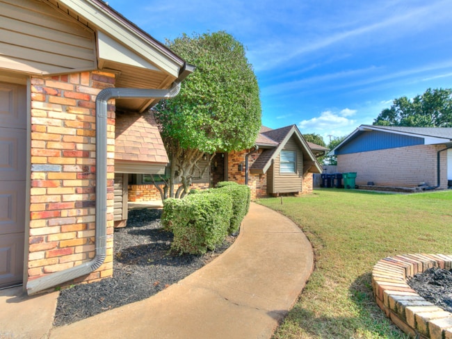 Photo - 6428 N Harvard Ave