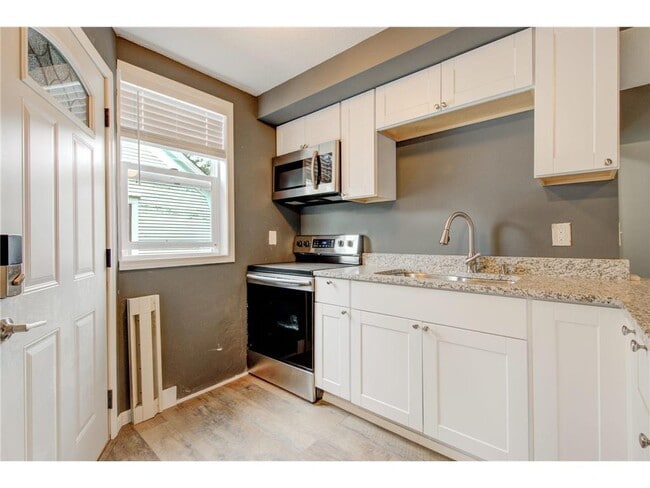 Photo - 1 Bedroom 1 Bath plus Den/Home Office Blocks from Bde Maka Ska Unit 2