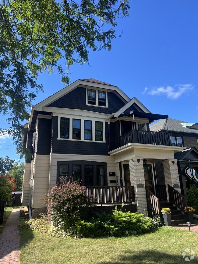 Front of Duplex Home - 1407 E Elmdale Ct Rental