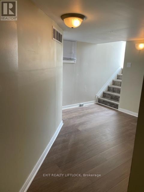 Photo - 1437 Westbrook Dr