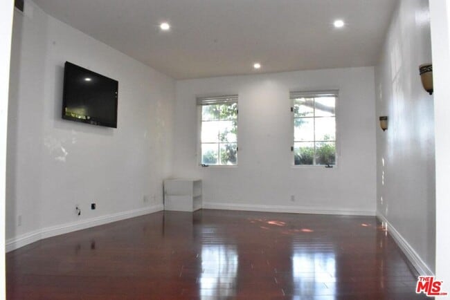 Photo - 235 S Gale Dr Unit 101