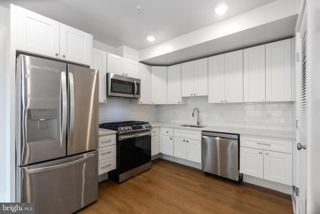 Building Photo - 1100 Bladensburg Rd NE Unit 101 Rental