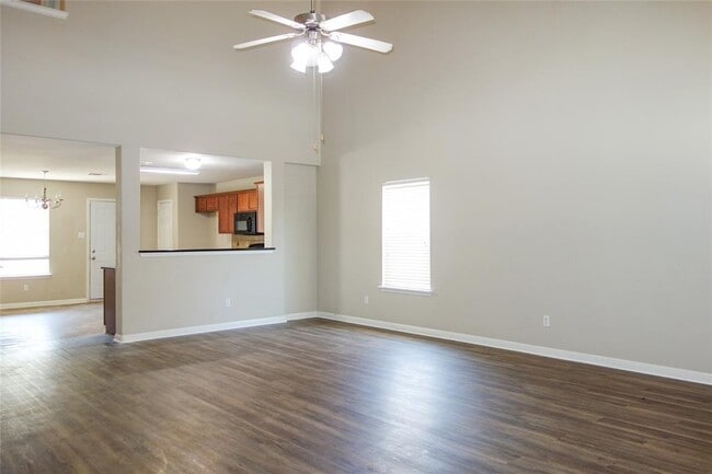 Photo - 108 Lavaca Loop