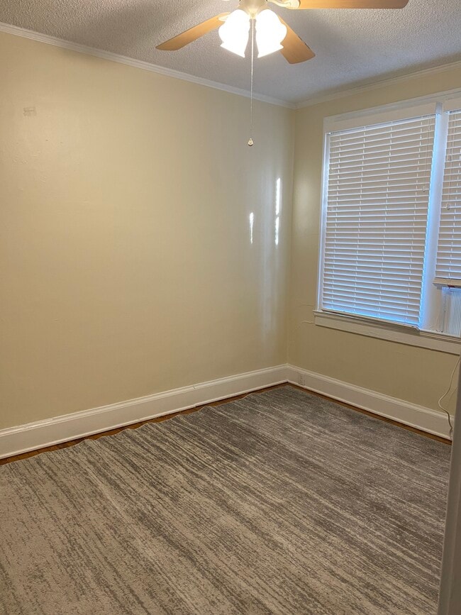 Bedroom - Walnut Apartments