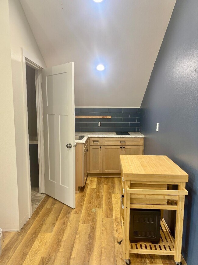 Photo - 1007 W Main St Unit A