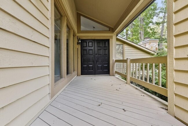 Photo - 1000 Muirfield Dr NE