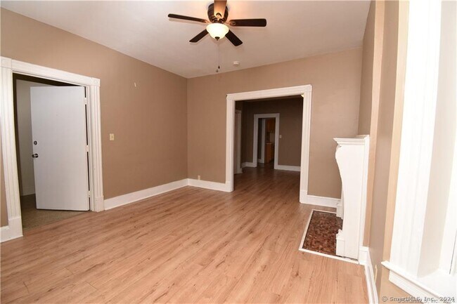 Photo - 216 Sargeant St