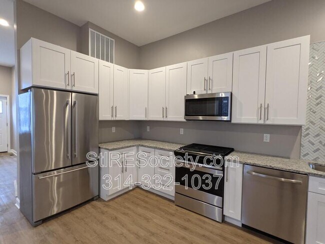 2206 Blendon Pl