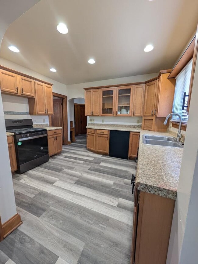 Photo - 3215 N 53rd St